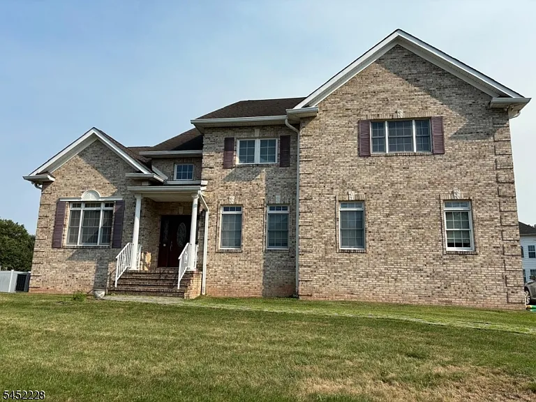 17 Aaron Ct — Photo 1