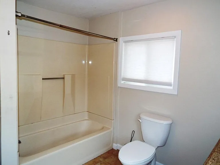 60 Alpine Pl — Photo 5
