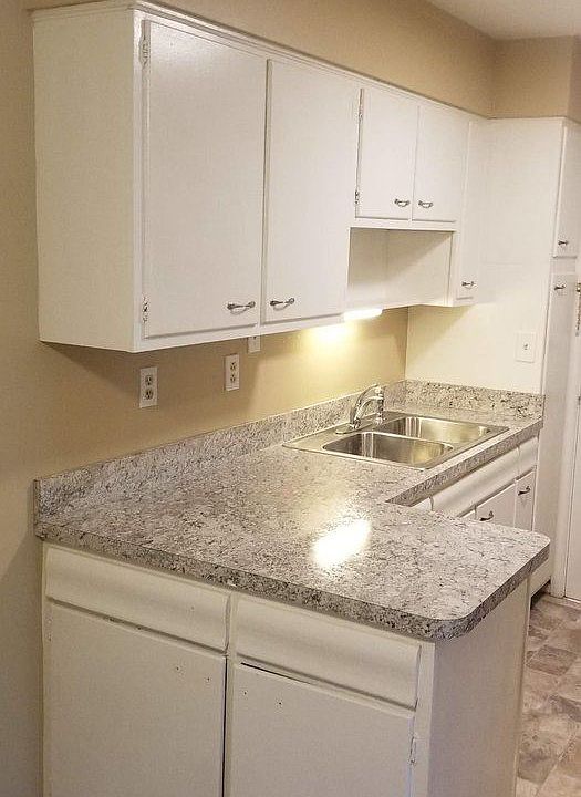 2nd image of 2737 Brownsboro Rd APT 7