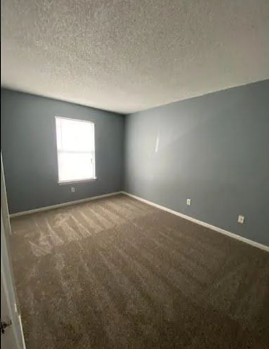 2nd image of 414 E Blue Ridge Blvd