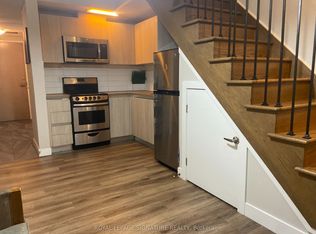 335 College St #402, Toronto, ON M5T 1S2