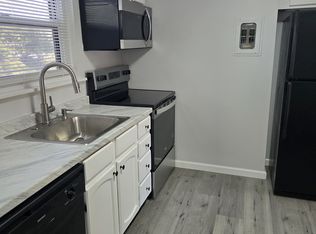 474 Oak Ave, Cheshire, CT 06410