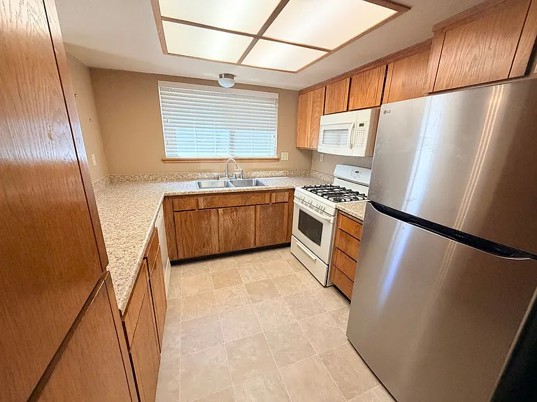 468 Park Place Dr — Photo 5