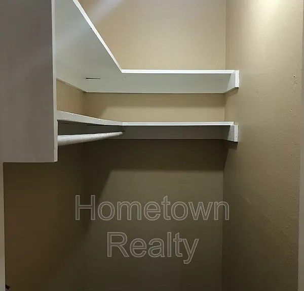 1013 Kelly Park Rd — Photo 14