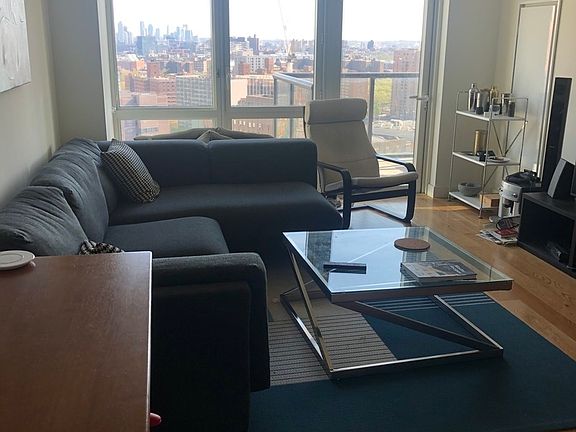 5th image of 33 Bond St APT 2408