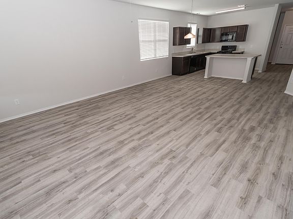 21654 Tea Tree Olive Place-5_06152023