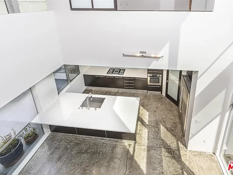 3343 Rowena Ave — Photo 19