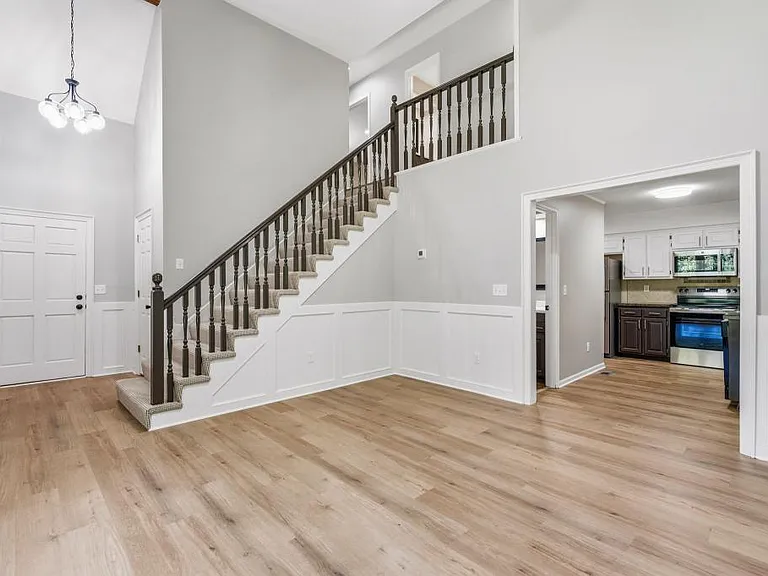 11804 Oakmont St — Photo 5