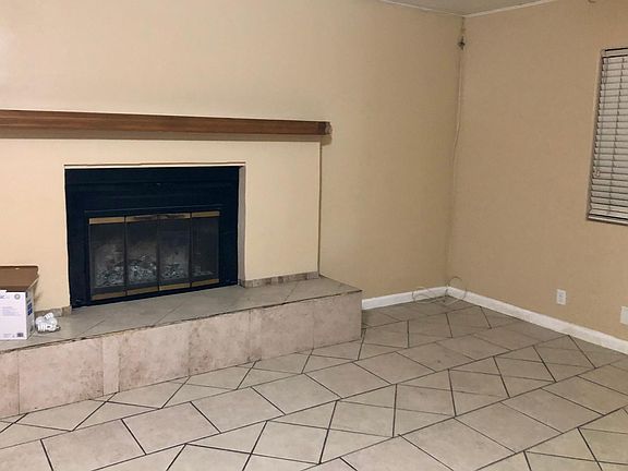 3rd image of 2621 Jansen Ave
