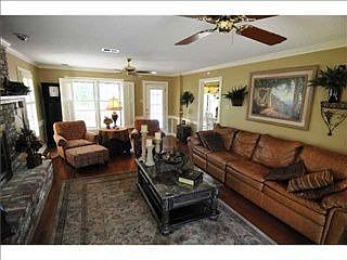 2nd image of 2019 Myrtle Bend Dr