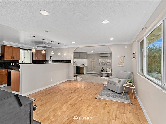 5th image of 12115 57th Pl SE