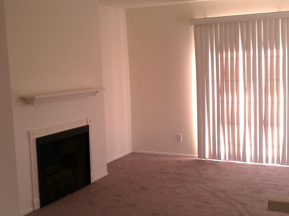 2nd image of 3552 S Centinela Ave APT 203