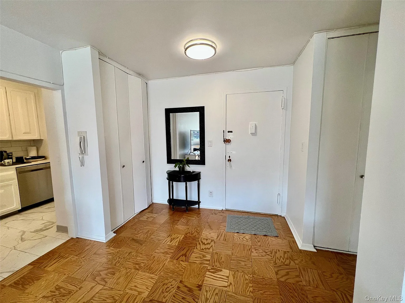1 bed, 1.0 bath, 802 sqft, $2,600 — Photo 2