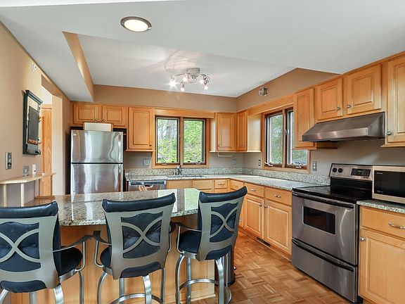 5th image of 152 Saint Andrews TRAIL