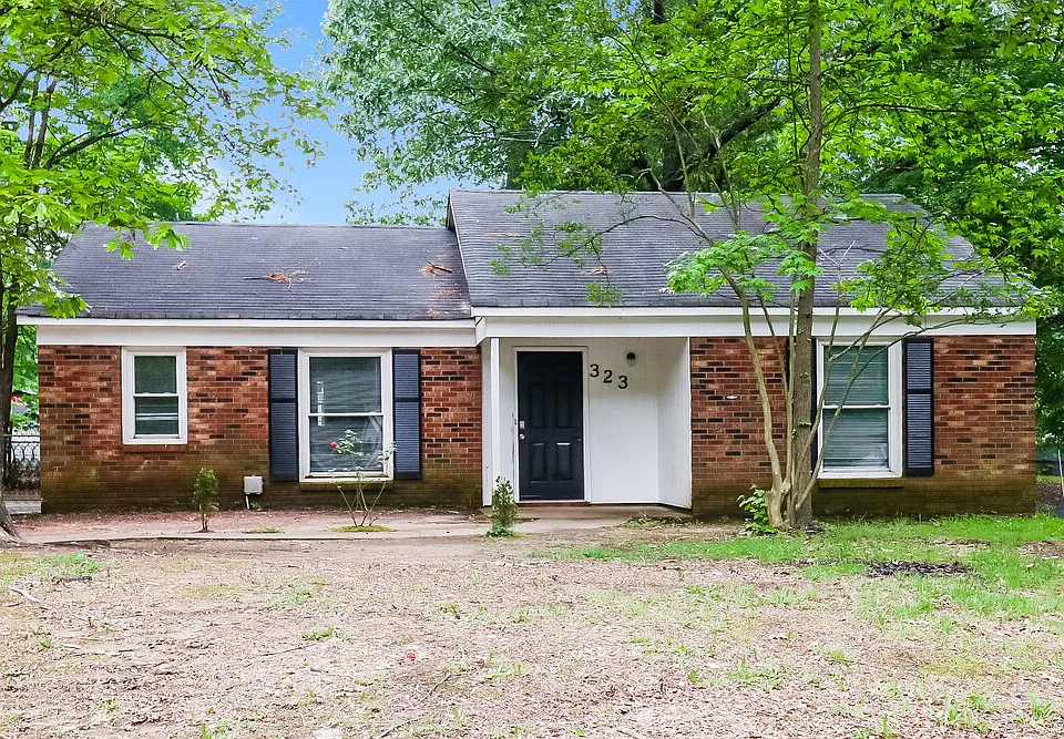 323 Huntsmoor Dr