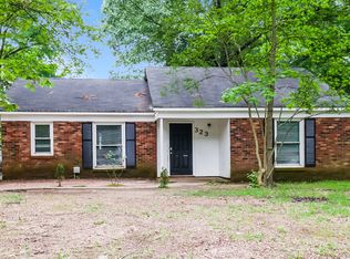 323 Huntsmoor Dr, Charlotte, NC 28217