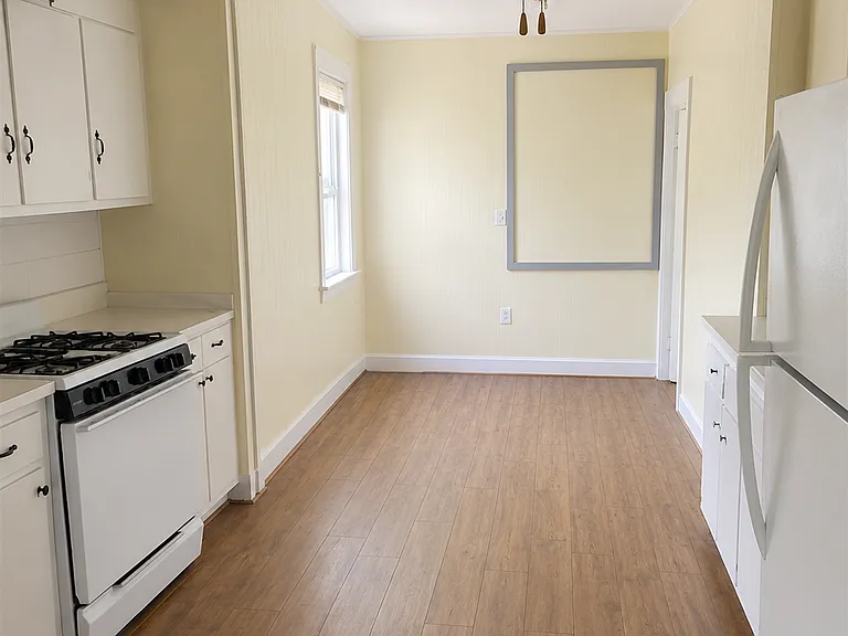 132 Willow Ave #2 — Photo 2