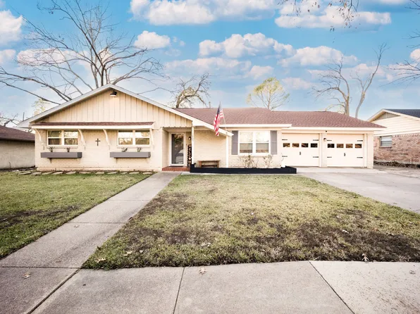 1205 Red Oak St, Ennis, TX 75119