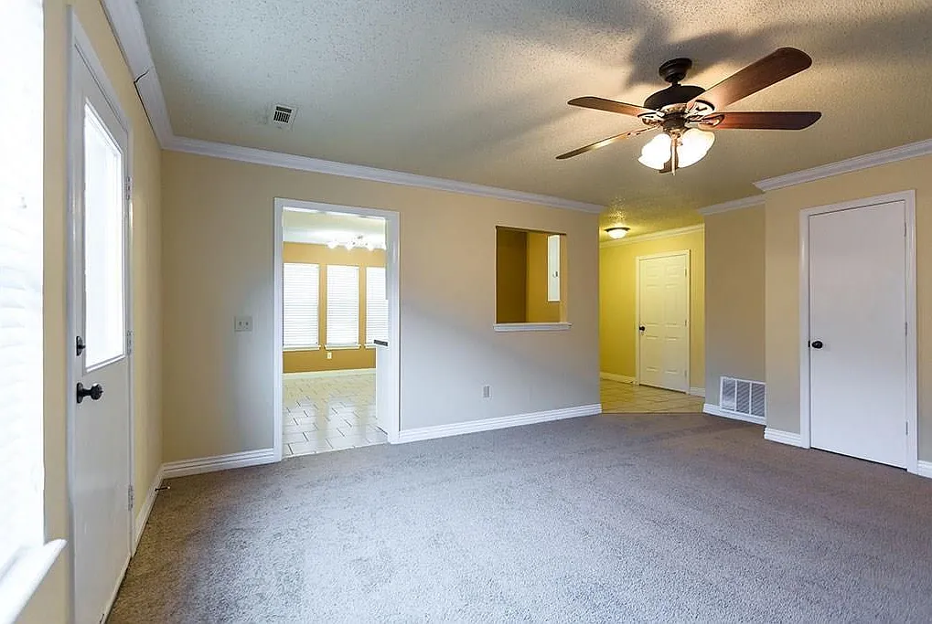 3 bed, 1300 sqft, $1,595 — Photo 3