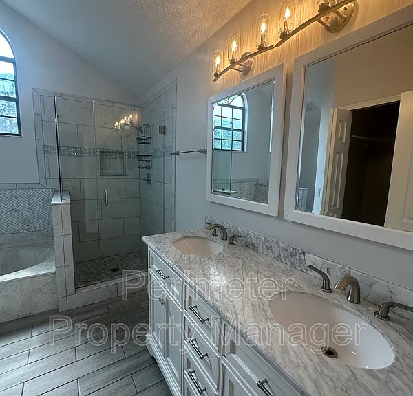 2867 Lantana Lakes Dr W — Photo 15