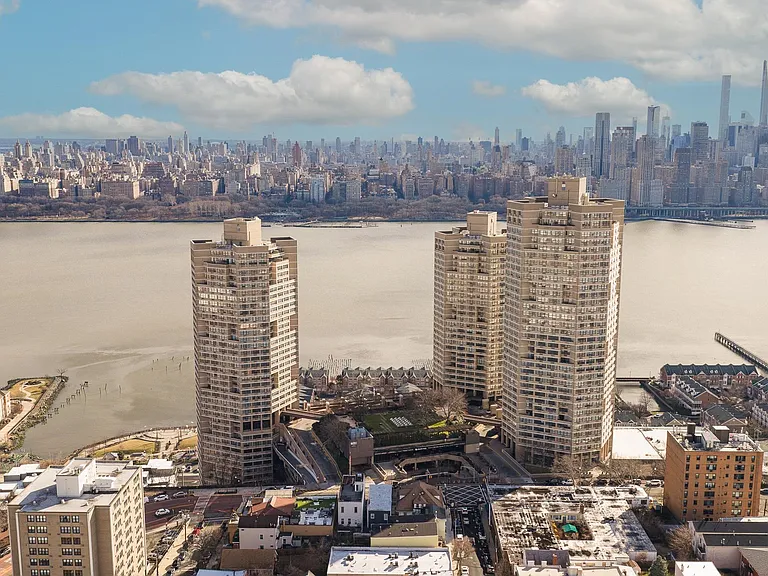 7002 Boulevard East #11A — Photo 32