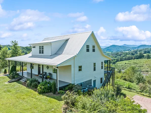 179 Goldfinch Ln, Clyde, NC 28721