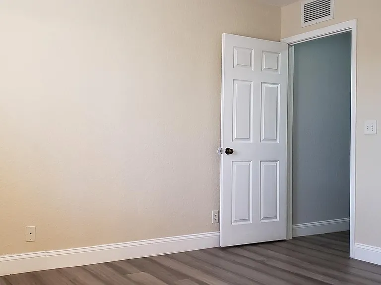 3831 Pond Apple Dr — Photo 11
