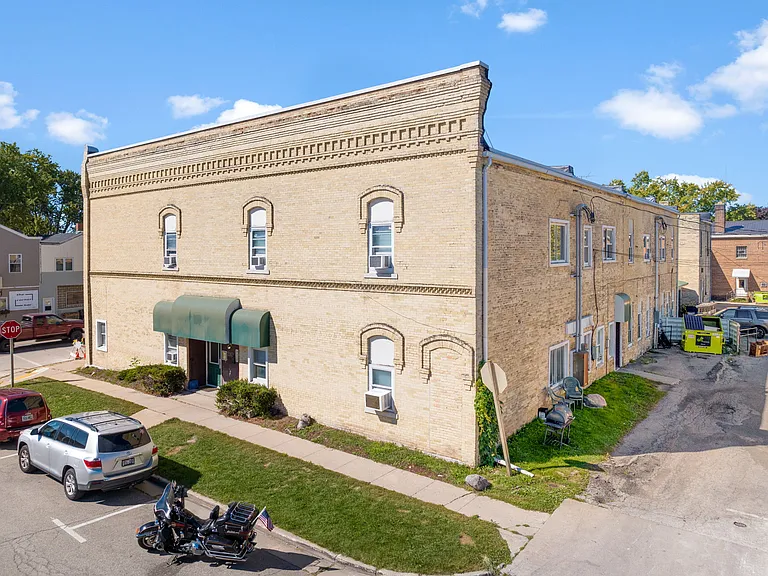 110 N Commercial Street — Photo 25