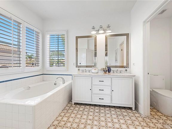 5th image of 39 Southern Hills Dr