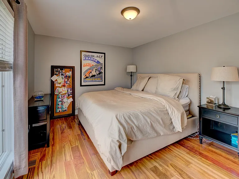 10490 Frontenac Woods Ln — Photo 43
