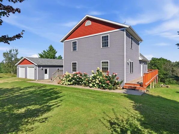 S1340 Fox'n Hounds Ct, La Valle, WI 53941