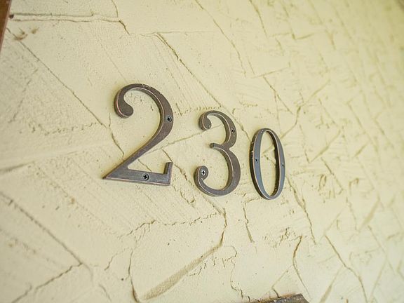5th image of 230 Rosslyn Ave