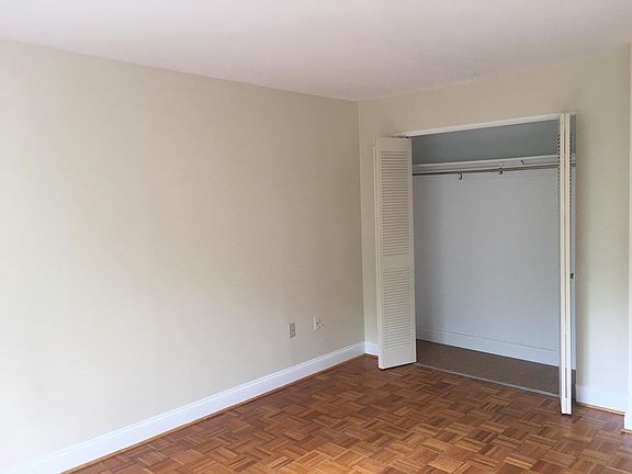 4th image of 267 Linwood Ave #2C