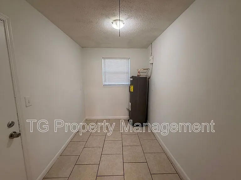 6631 Bo Peep Dr N — Photo 5