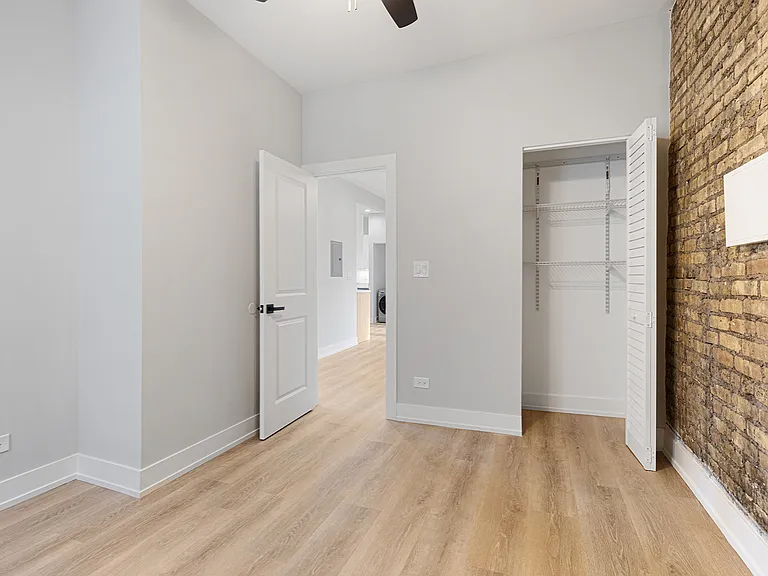 7423 N Clark St #2 — Photo 6