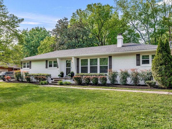 907 Elliott Dr