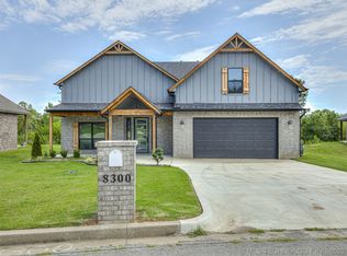 8300 Overlook Trl, Claremore, OK 74019
