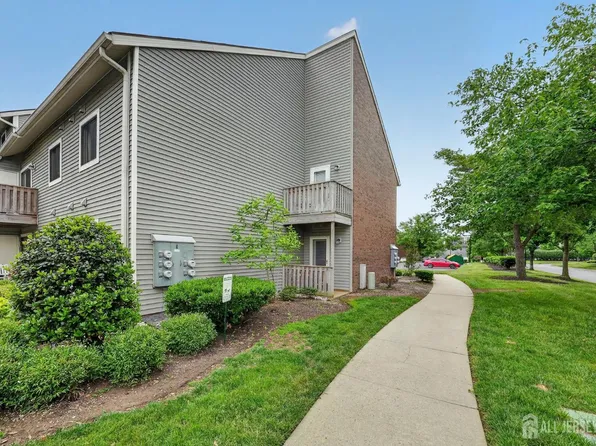601 Ravens Crest Dr, Plainsboro, NJ 08536