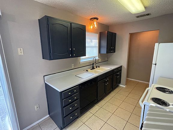 4th image of 3605 Trotwood Trl