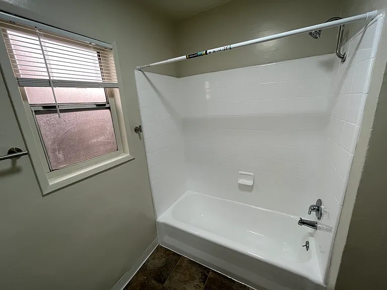 652 Veteran Ave — Photo 91