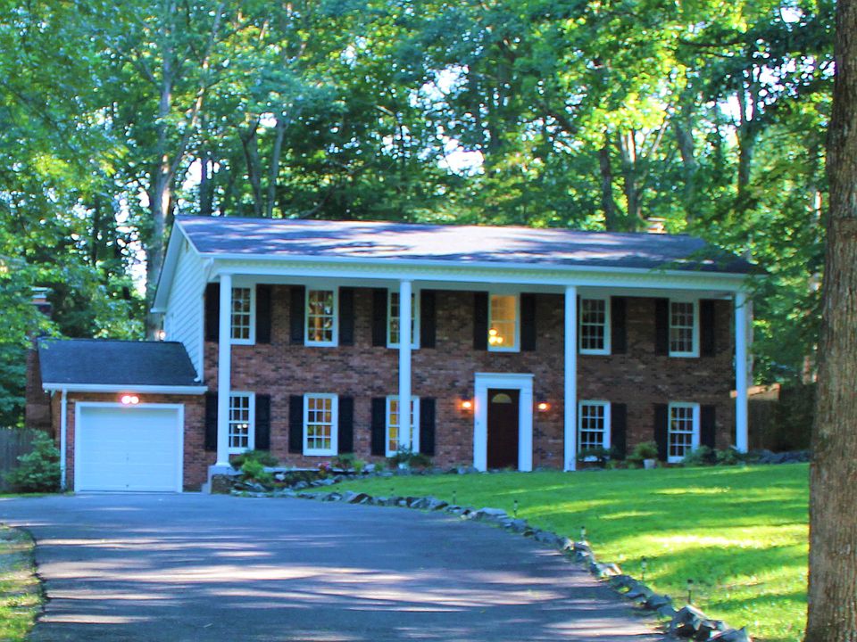 1st image of 1039 Isabella Dr
