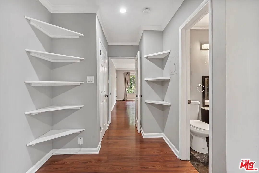2 bed, 1.0 bath, $1,950 — Photo 3