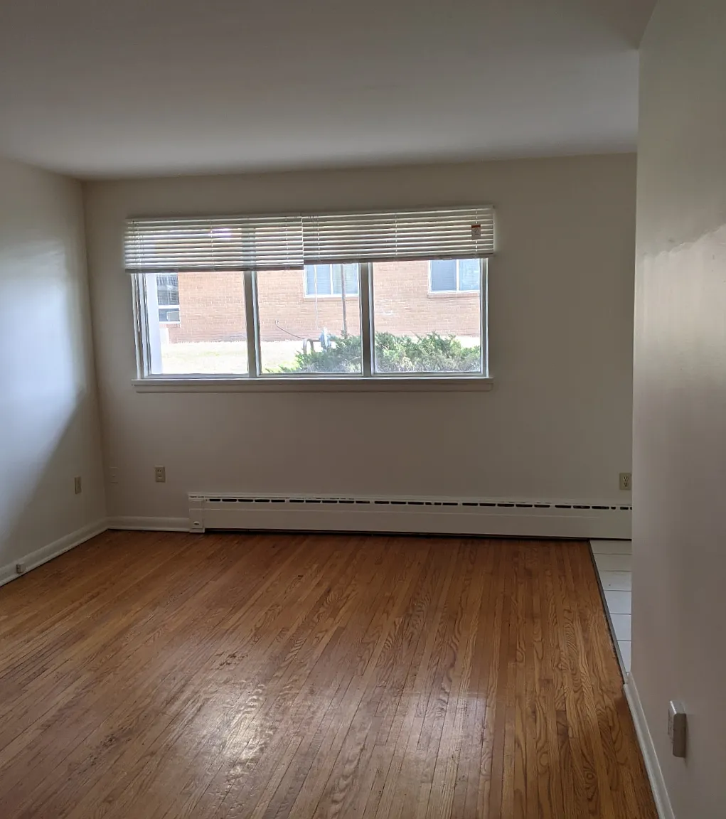 1241 Grant — Photo 4