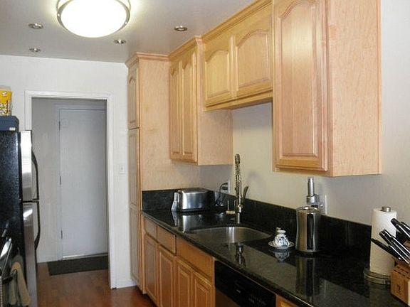 4th image of 3594 Payne Ave APT 9
