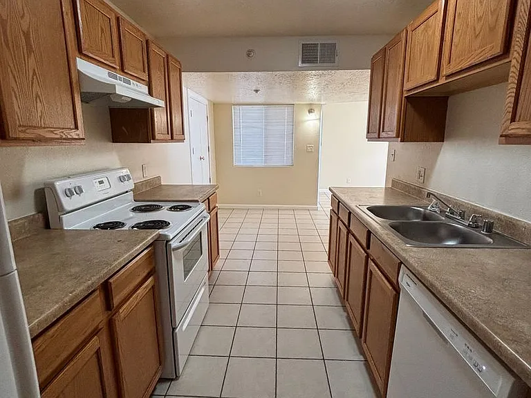 Large Bedrooms and Balconies! — Photo 1