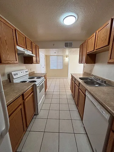 Large Bedrooms and Balconies! Photo 1