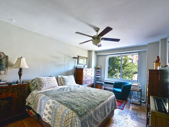 400 Central Park West image 6 of 7