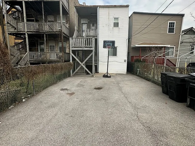4356 S Wells St — Photo 10