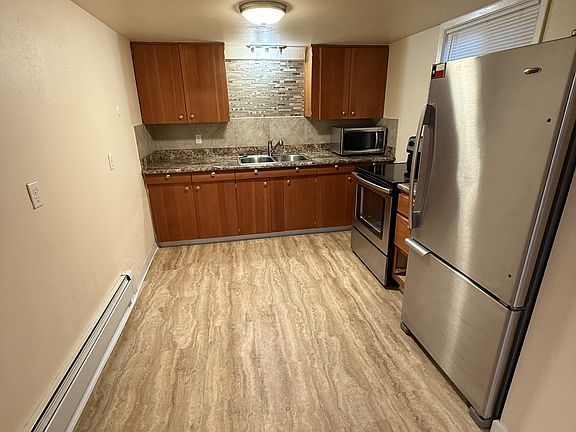 3rd image of 421B 7th St S #6