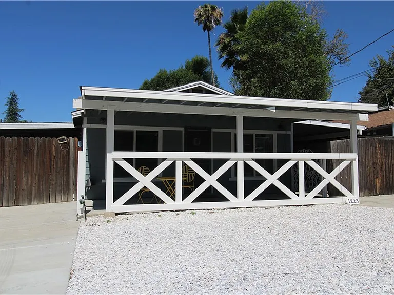 1223 Rose St — Photo 1